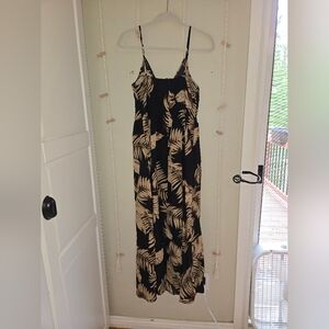 Elegant Black and Tan Leaf Print Maxi Dress